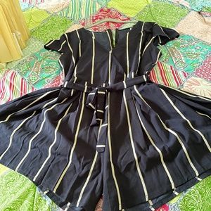 Shein Short Romper 2X (U.S. size) Navy Blue/White stripe.